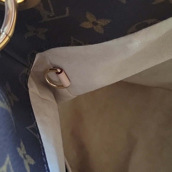 Louis Vuitton 💯 Authentic - Picture 9 of 13